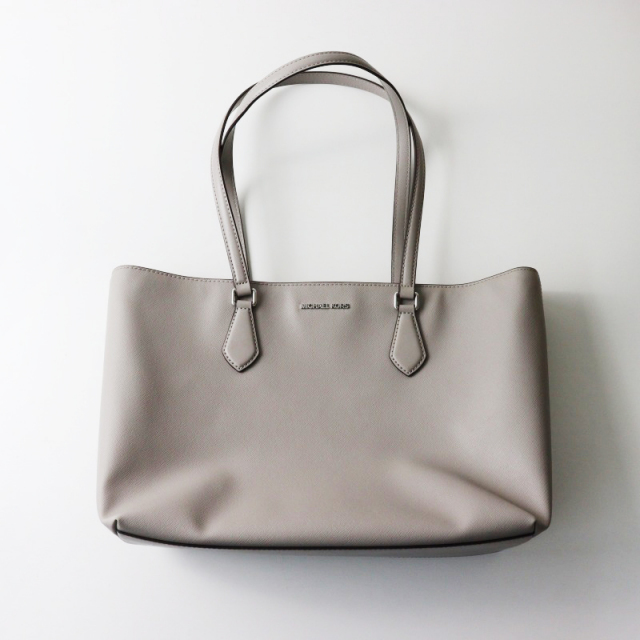 MICHAEL KORS グレー トートバッグ 未使用 新品 マイケルコース MICHAEL KORS グレー トートバッグ 未使用 新品 マイケルコース