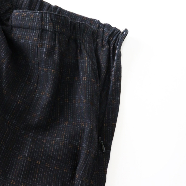 【美品】群言堂/登美 アシメトリ―ウールキュロットスカート/チャコールグレー 石見銀山 群言堂 グンゲンドウ 登美 tomi 刺し子 フレア