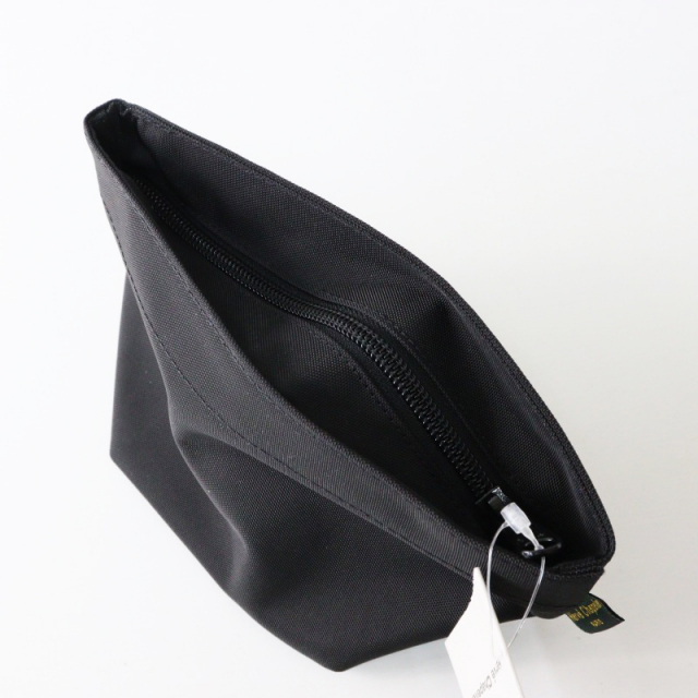 エルベシャプリエ (ナイロン舟型ポーチ) ノワール