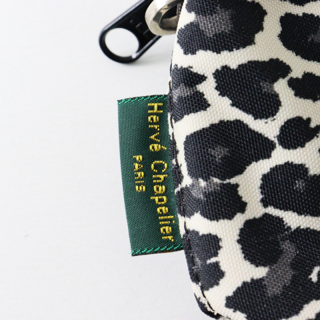 Herve Chapelier 8797F ナイロン舟型ポーチ
パンサーブラン エルベシャプリエ Herve Chapelier 8797N (ナイロン舟型ポーチ