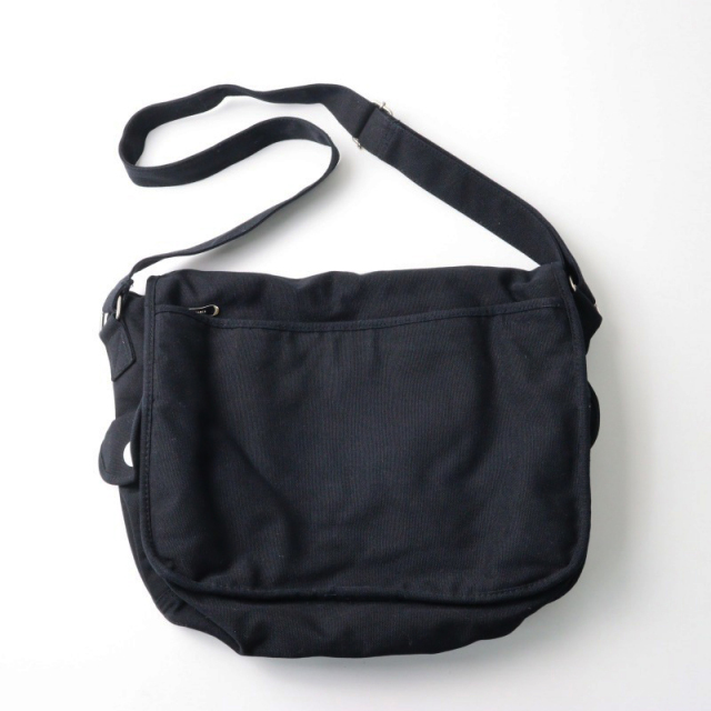 良品　Repetto ショルダーバッグ　レザー　ブラック　刺繍 良品 Repetto ショルダーバッグ レザー ブラック 刺繍 - メルカリ