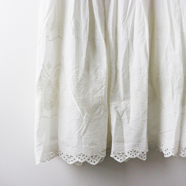 人気 アイテム 定価1.6万 2023年 かぐれ kagure 刺繍ギャザースカート  