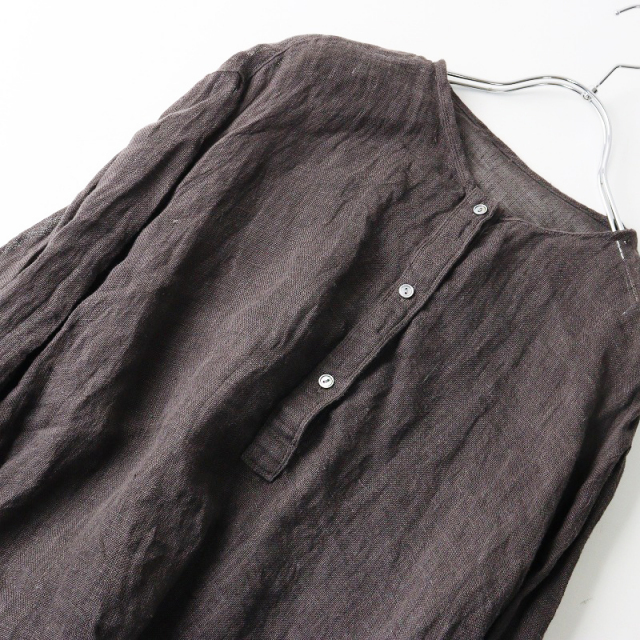 FRAMeWORK LINENクレープヘンリーネックブラウスブラウン2025SS フレームワーク FRAMeWORK ≪追加予約≫LINENクレープヘンリー