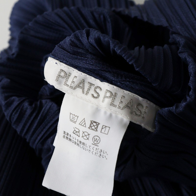 イッセイミヤケ　プリーツプリーズ　ボトルネックワンピース　長袖　黒 イッセイミヤケ プリーツプリーズ ボトルネックワンピース 長袖 黒