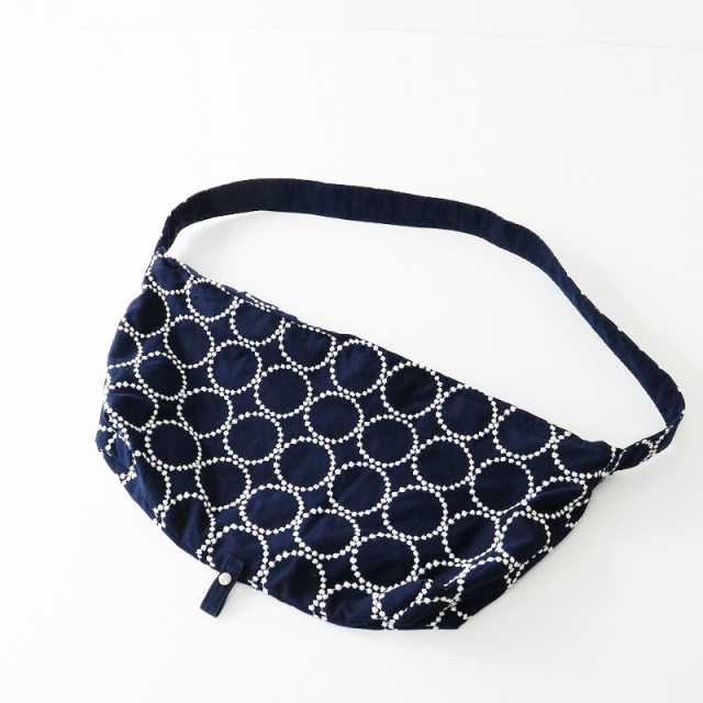 ミナペルホネン タンバリンネイビーホワイト ハンドメイドボディバッグ