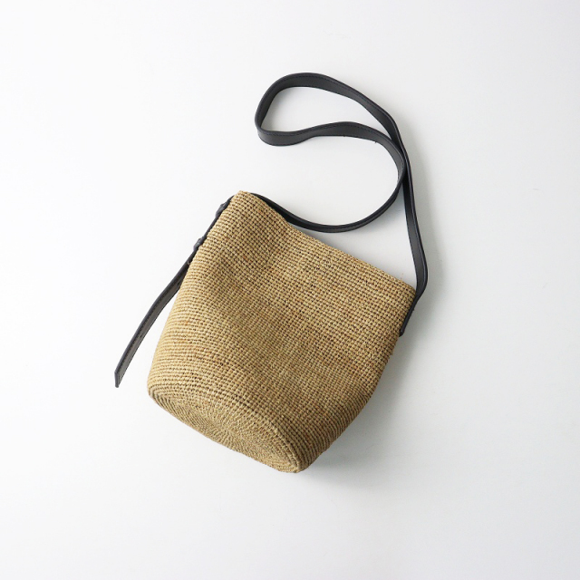 美品 北欧暮らしの道具店 KURASHI & Trips PUBLISHING 「大人を