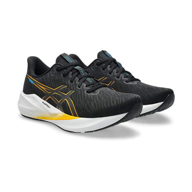 ASICS ランニングシューズ ブラック/イエロー サイズ交換片道送料無料】アシックス ランニングシューズ VERSABLAST4