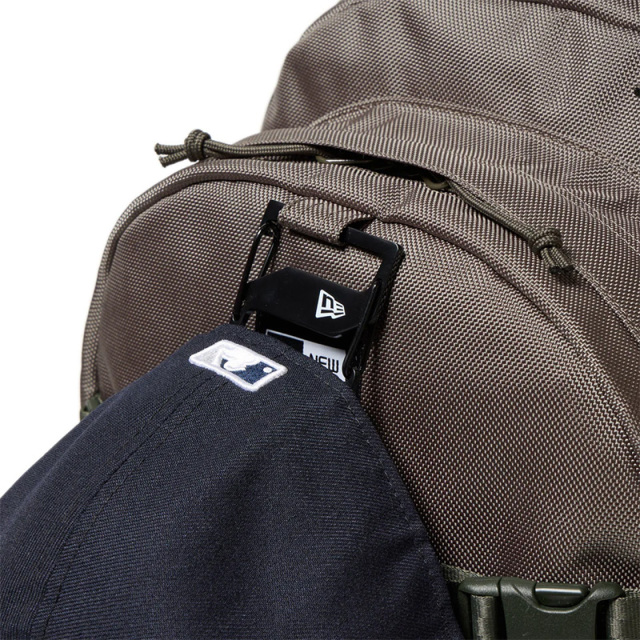 ニューエラ キャリアパック 35L ユニセックス 25FW オリーブ