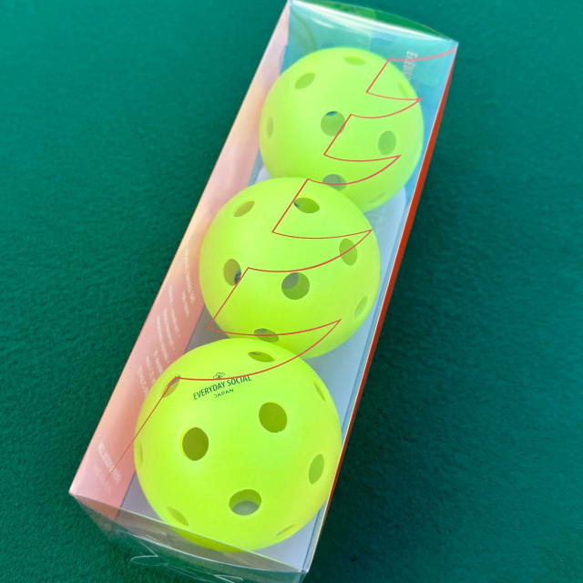 EVERYDAY SOCIAL ピックルボール THE ASAMA CLASSIC 屋内用ボール 26hole 3個入