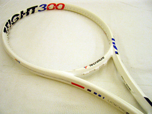 【中古ラケット】テクニファイバー Ｔ−ＦＩＧＨＴ３００ｉｓｏｆｌｅｘ（２０２２）