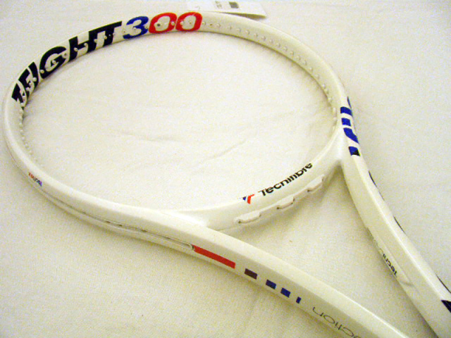 【中古ラケット】テクニファイバー Ｔ−ＦＩＧＨＴ３００ｉｓｏｆｌｅｘ（２０２２）