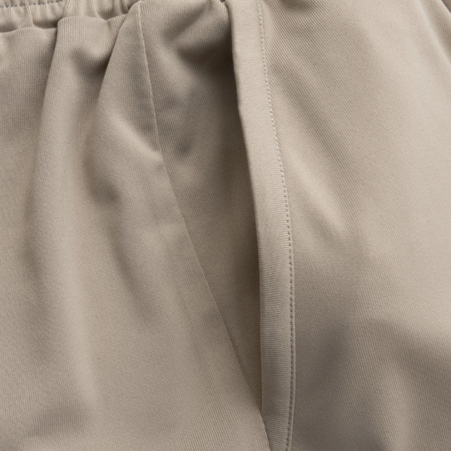 ADMIRAL　レディース　タックフレアグラフィックヘムショーツ　ATLA537-029　2025FW　ベージュ