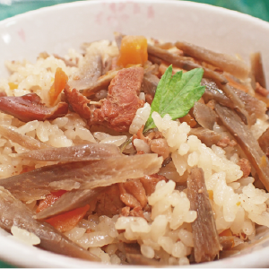 炊き込みご飯の素 比内地鶏ごぼうご飯(米２合用)[商品番号：1906]