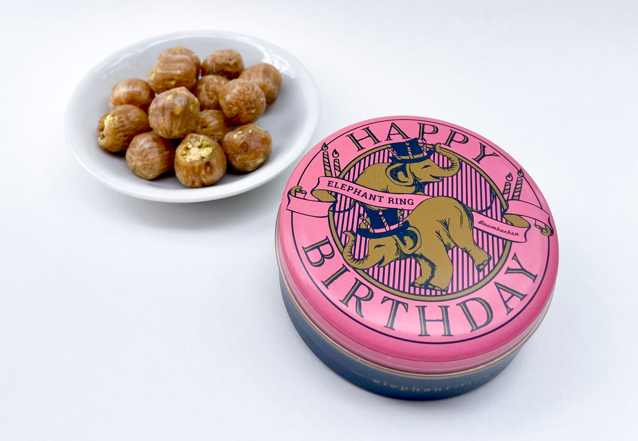 トフィピスタチオキャンディ缶〈ピンク／HappyBirthday〉
