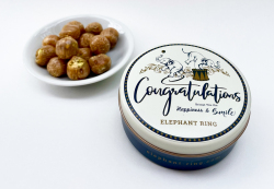 トフィピスタチオキャンディ缶〈クリーム／Congratulations〉