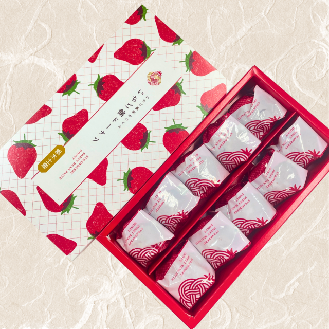 いちご餡ドーナツ