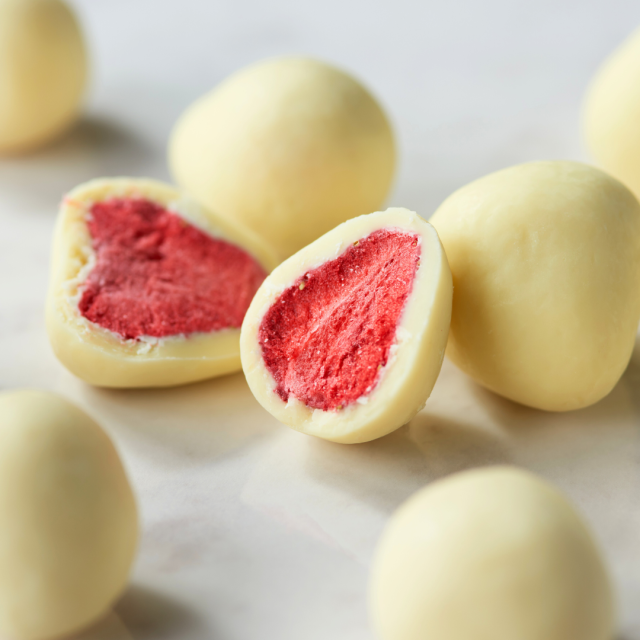 フリーズドライいちご ホワイトチョコレート 断面