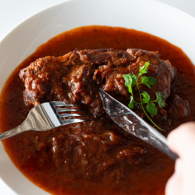 贅沢かたまり肉　牛タン赤ワイン煮込　200g