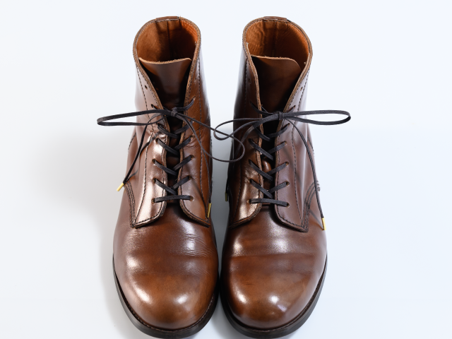 紗乃織靴紐蝋平