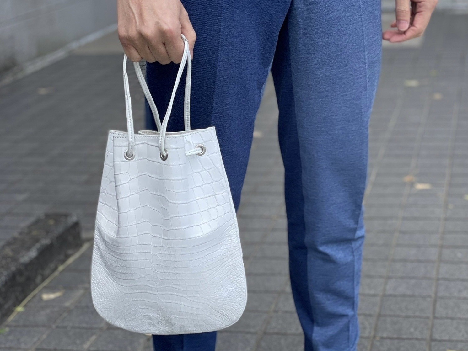 クロコダイル 巾着バッグ　ホワイト