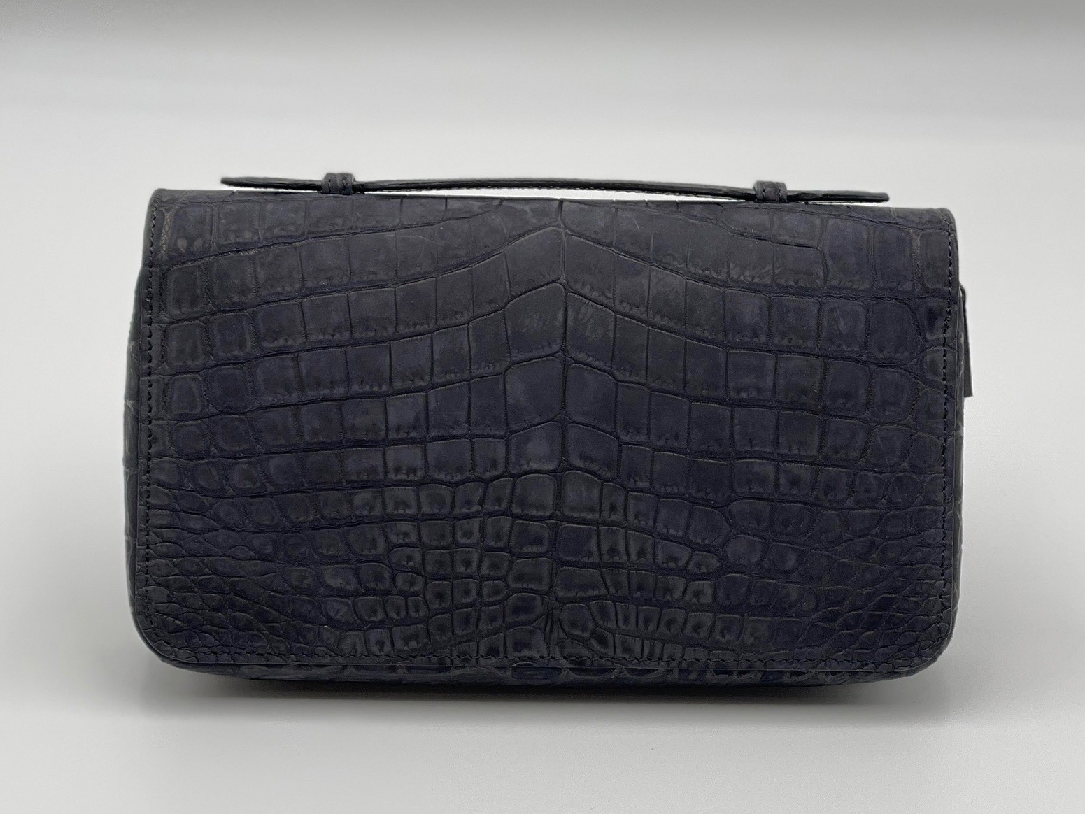 クロコダイルヌバック