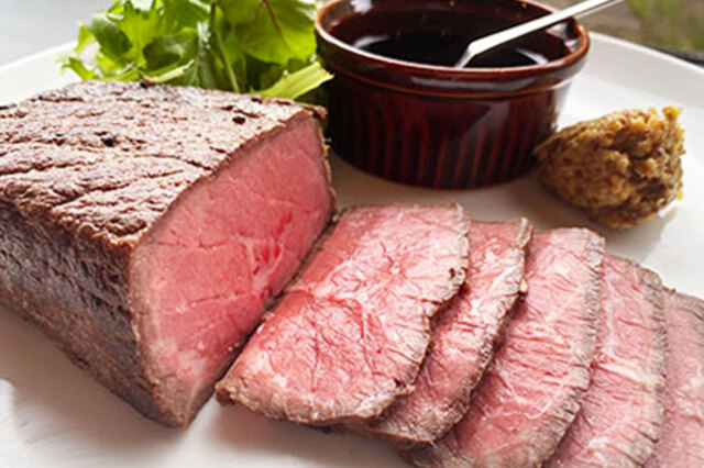 和牛もも肉ローストビーフ