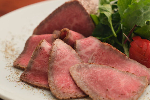 和牛もも肉赤ワイン風味
