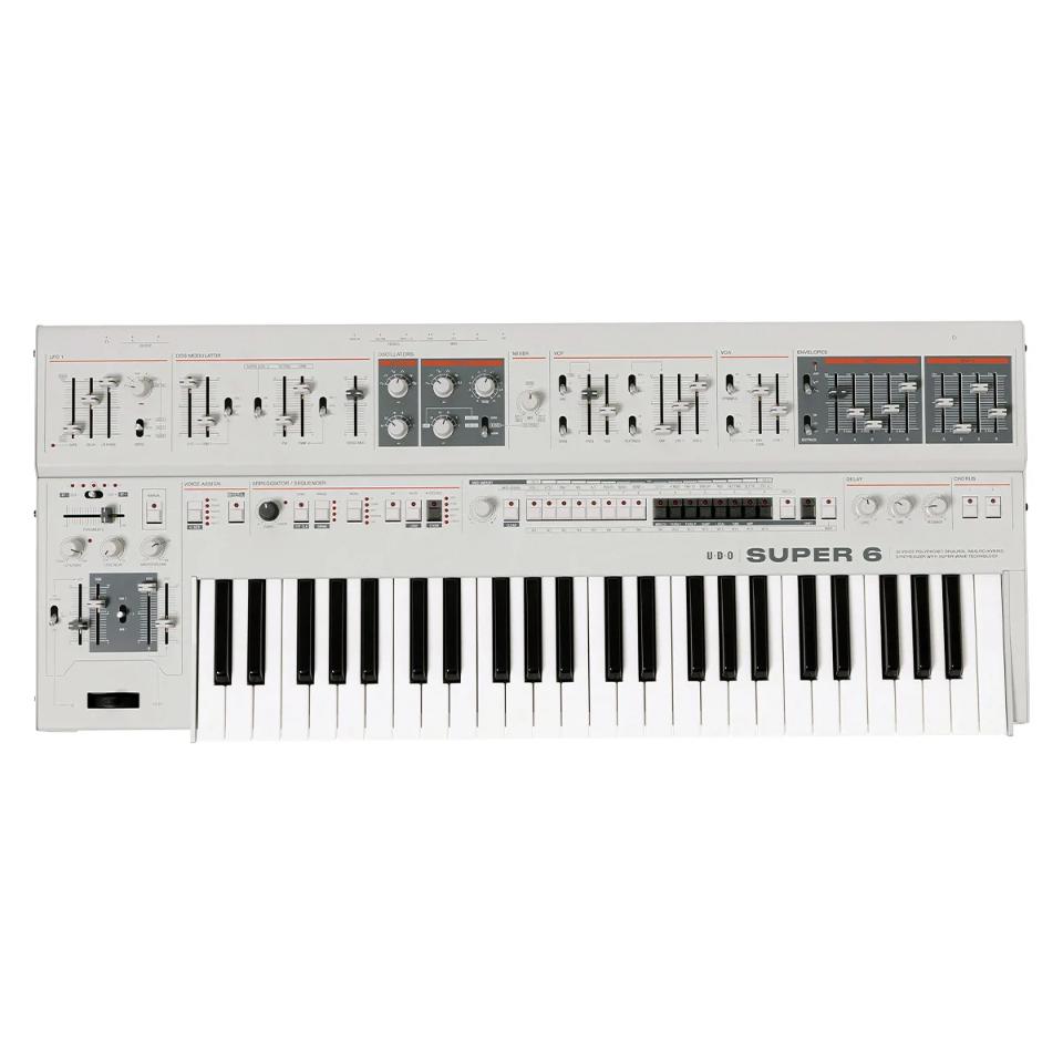 UDO/Super 6 White