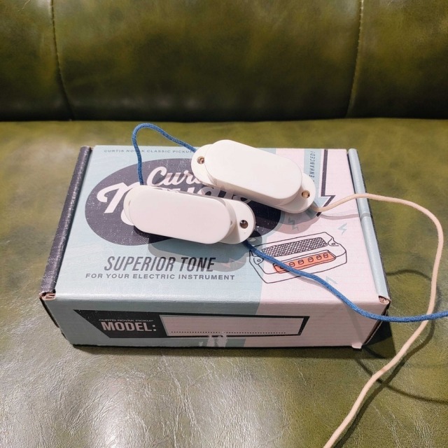 Curtis Novak Classic Pickups/Mustang Bass 44mm w/Parchment Cover【在庫あり】
