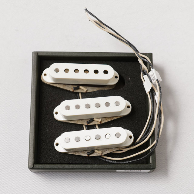 JUNTONE PICKUPS/ST 60's Set / White