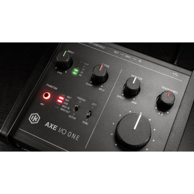 AXE I/O オーディオインターフェース（IK Multimedia AXE I/O +