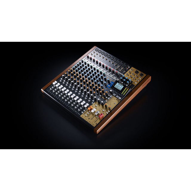 Tascam model16 ミキサー TASCAM Model 16 レコーディングミキサー(ハイブリッドミキサー