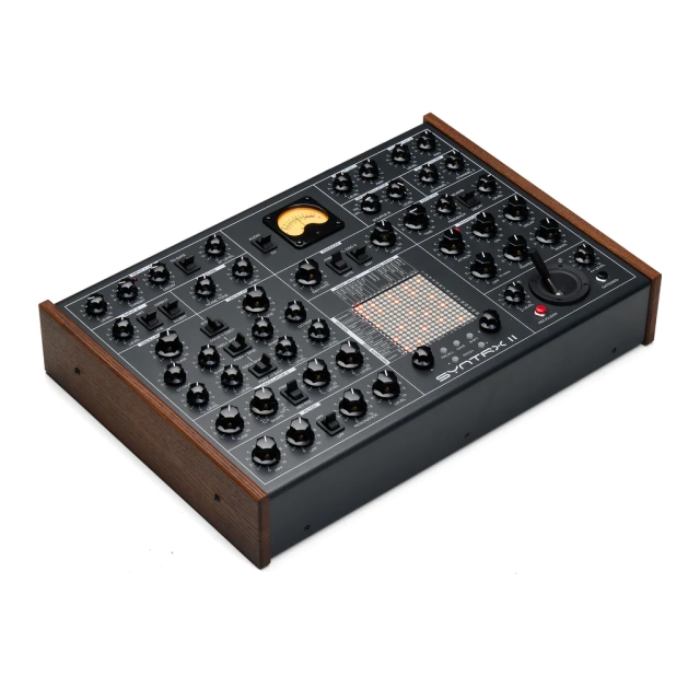 専用◎Erica synths SYNTRX II モジュラーシンセ カバー付き Erica Synths/SYNTRX II