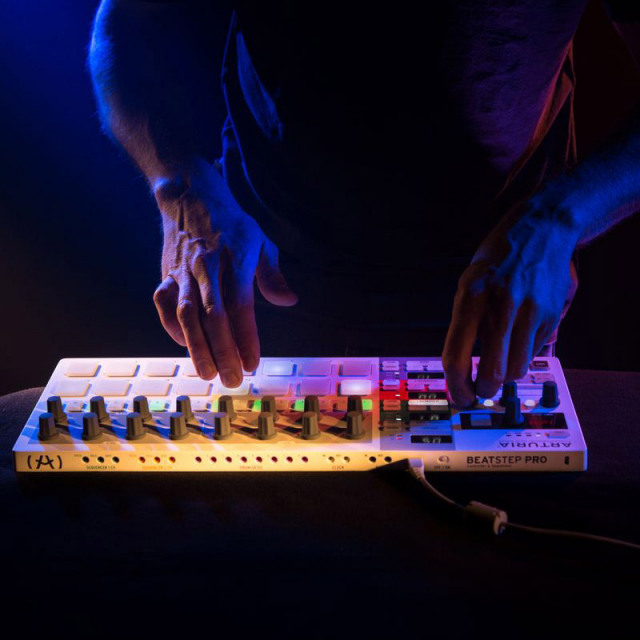【未使用】ARTURIA BEATSTEP PRO シーケンサー ARTURIA ( アートリア ) BEATSTEP PRO シーケンサー 送料無料