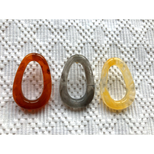 べっ甲風大きめフープピアス