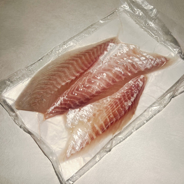 刺身用 養殖マダイ 皮無し 300g 冷蔵 天草産