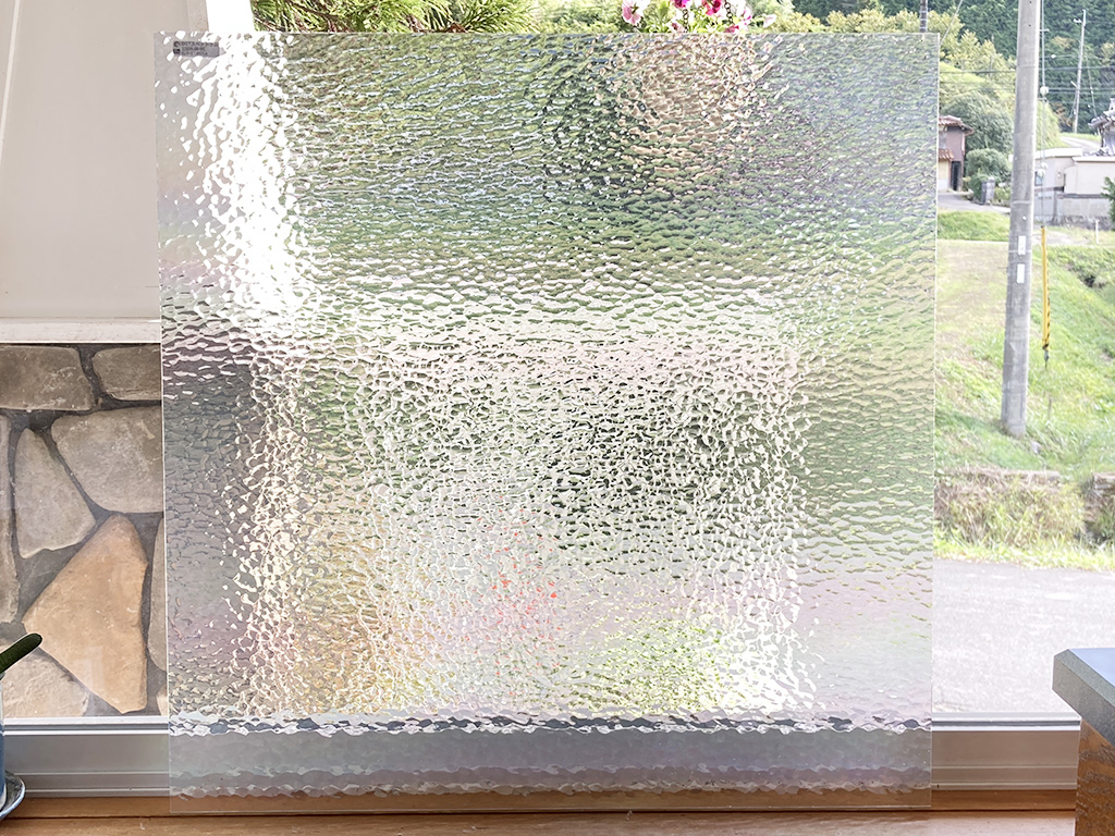 OGTスペクトラム　100H-IR-96　ハンマードクリア イリデッセント　膨張係数96(COE96)