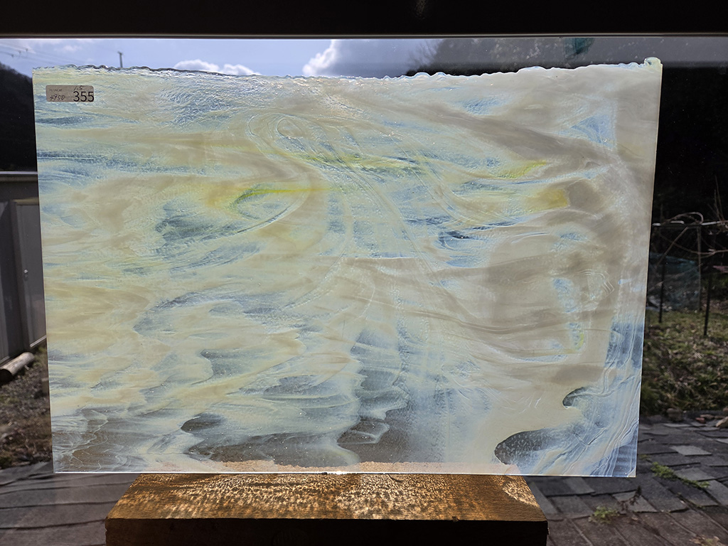 #355 YGアンキャット　クリア・イエロー・ホワイト　サイズ：約450ｘ300ｍｍ