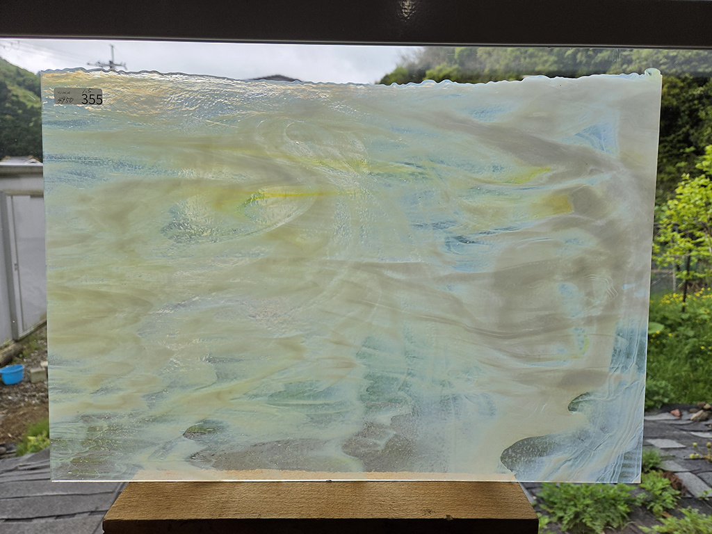 #355 YGアンキャット　クリア・イエロー・ホワイト　サイズ：約450ｘ300ｍｍ