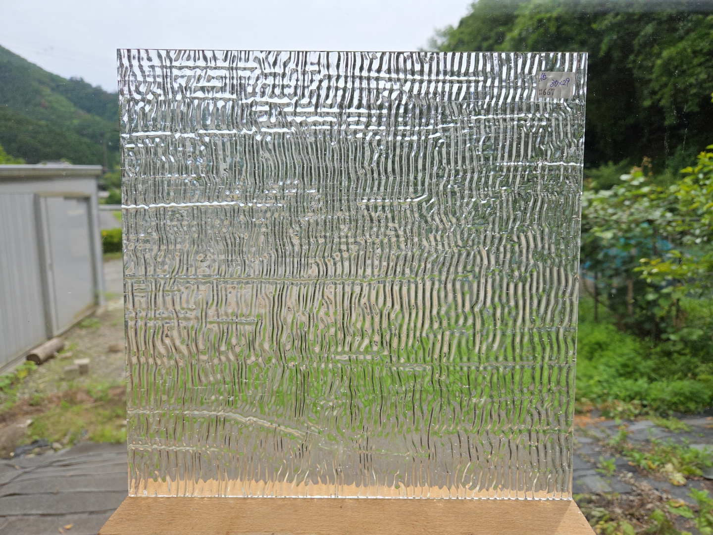 #667 【OUTLET】その他アートガラス/クリア　サイズ：約300ｘ290ｍｍ