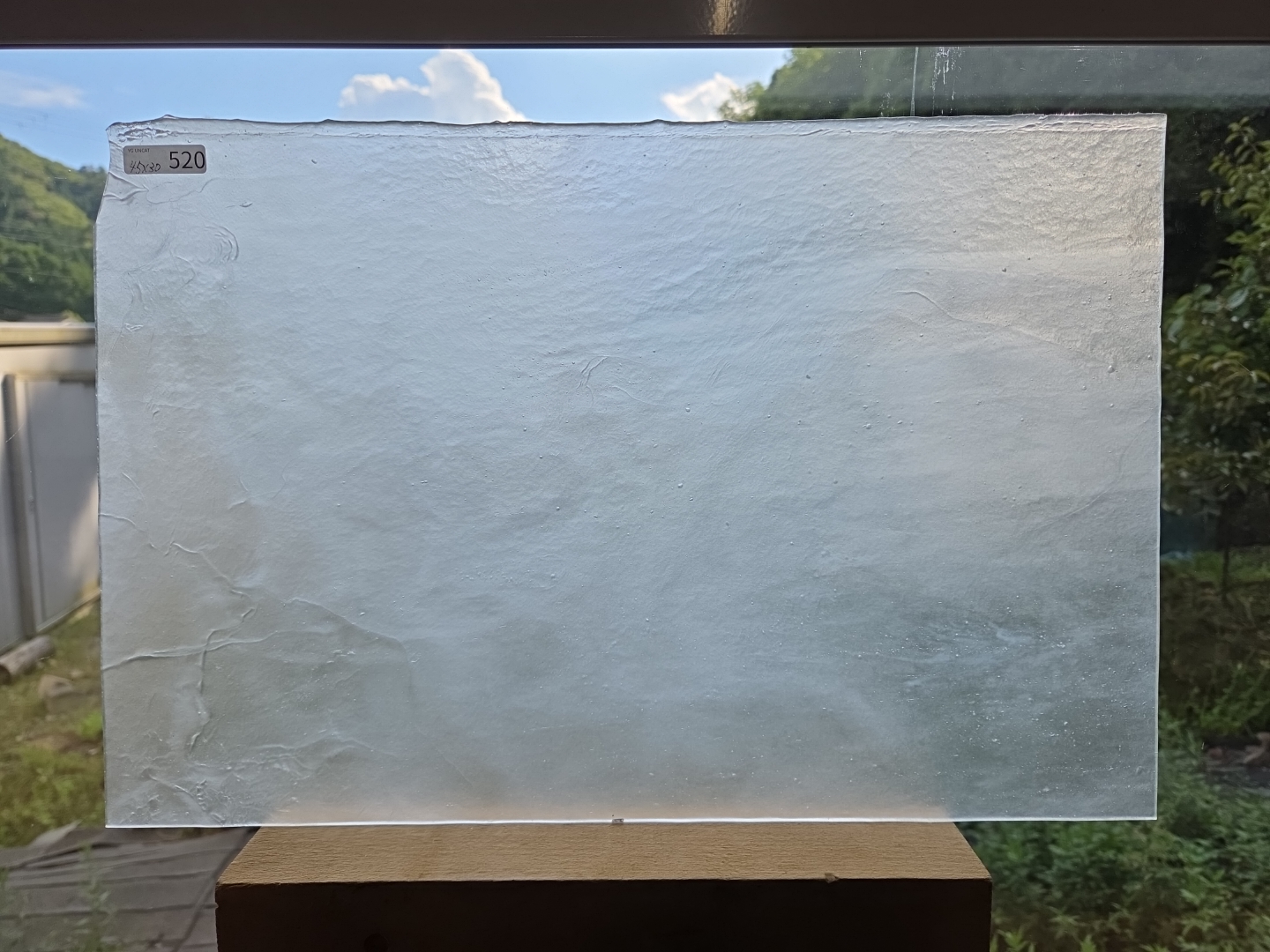 #520　YGアンキャット　アイスホワイト　サイズ：約450ｘ300ｍｍ