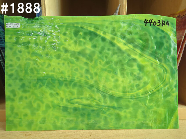 エメラルドグリーンのガラスプレート7枚 エメラルドグリーンのガラスプレート7枚