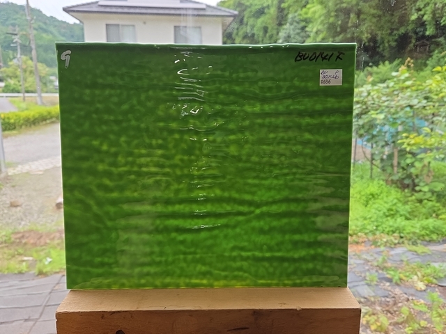 #686 ブルズアイ0141/ダークフォレストグリーン 膨張係数90(COE90) サイズ：約300ｘ260ｍｍ