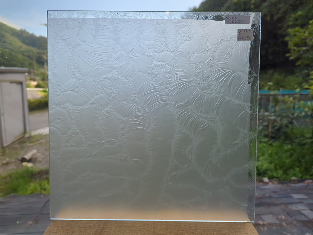 D11 ダンカングラス　サンスイミスト　サイズ：約300ｘ300ｍｍ