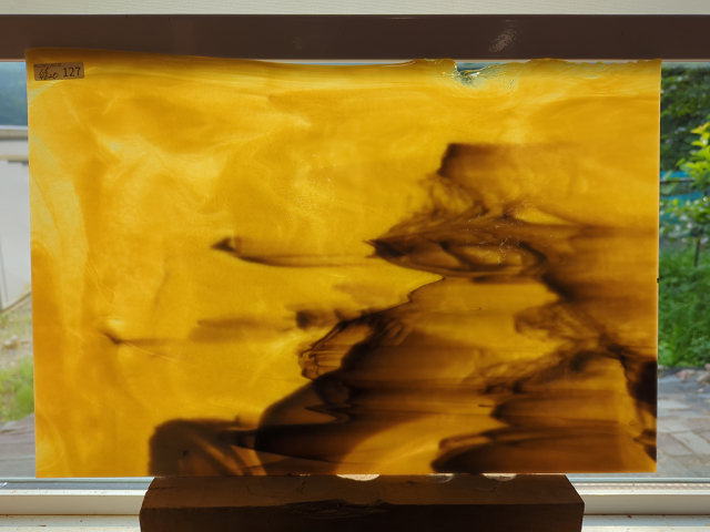 127 YGアンキャット アンバー/ブラウン サイズ：約450x300mm