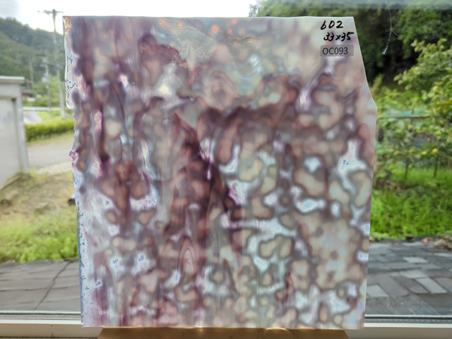 ＃93 オセアナ602　ホワイト／ゴールドパープル　サイズ：約330ｘ350ｍｍ