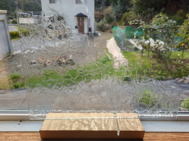 ＃553【OUTLET】OGT 100CRACKLE-Fクリア　膨張係数96(COE96)　 サイズ：約300ｘ300ｍｍ