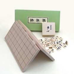 将棋盤と駒のセット 将棋セット 新桂5号折将棋盤とプラスチック製駒歩心の将棋盤