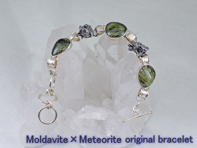 モルダバイトとメテオライトのシルバーブレスレット 　【br-0241-moldameteo-sv】