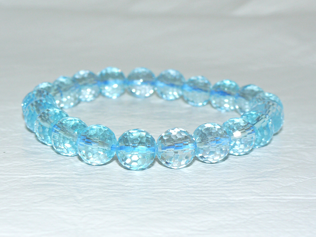 ブルートパーズブレスレット　108面カット8ミリ粒　約19ｃｍ